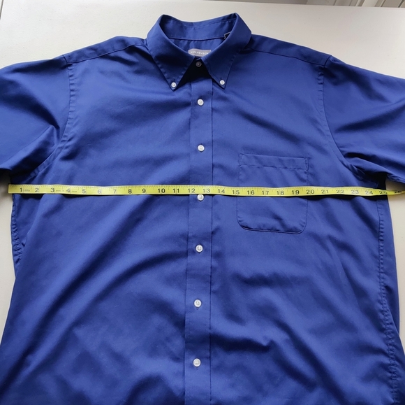 VAN HEUSEN Wrinkle Free Shirt L Navy Blue Short Sleeve Button Down Men's - Picture 6 of 9